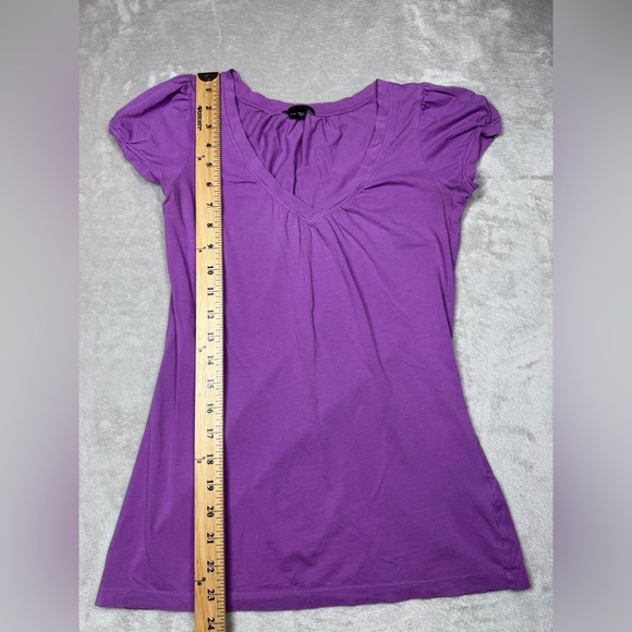 Theory Women’s Y2K Vintage Purple V Neck Cap Sleeve T-Shirt Size P (US Size 0) - Picture 4 of 14
